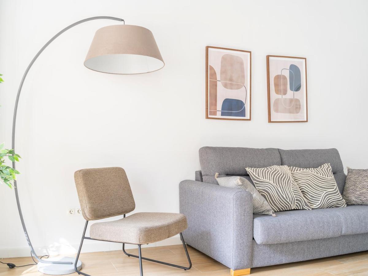 Sanders Lavender - Delightful Two-bedroom Downtown Appartement *