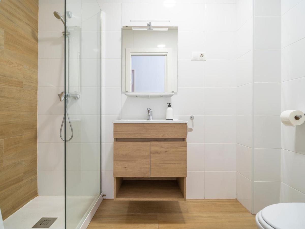 Sanders Lavender - Delightful Two-bedroom Downtown Appartement *