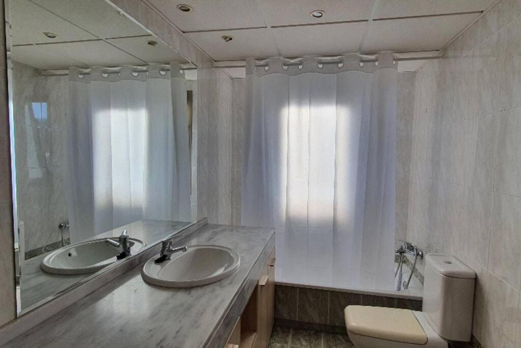 Gran Piso En Zona Comercial Apartment Malaga