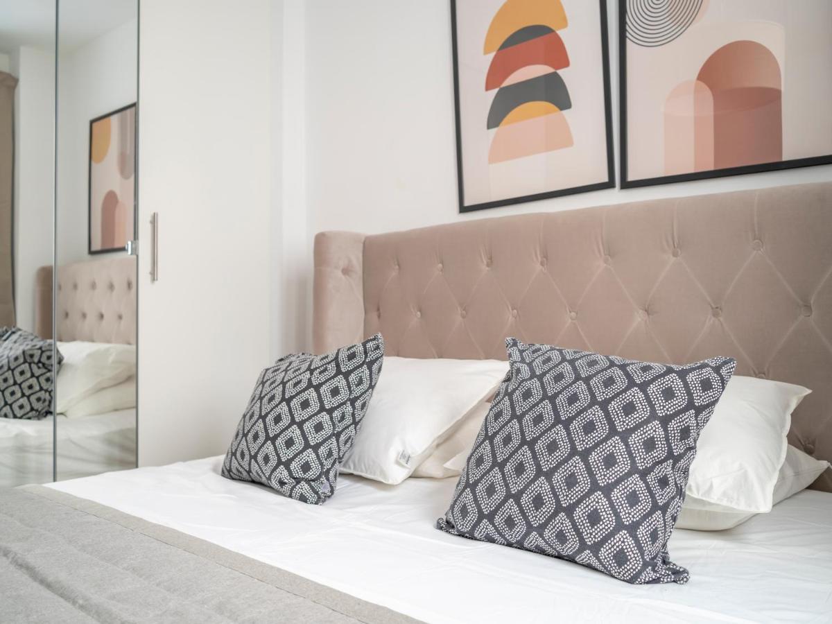 Sanders San Patricio - Dreamy Two-bedroom Downtown