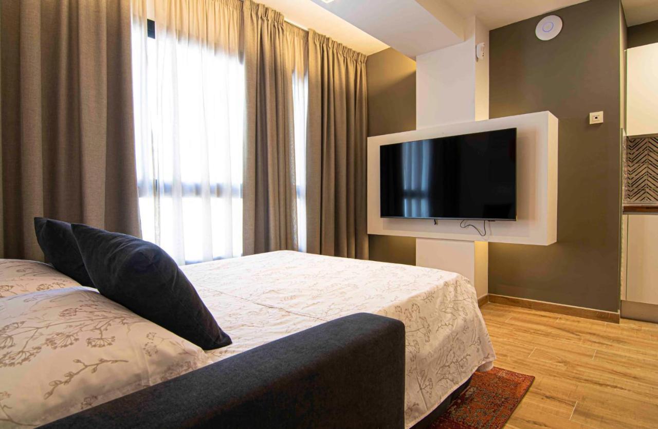 Leonor Apartment *