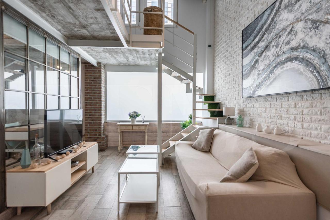 Bright Duplex Loft Next To The Center By Rems Apartamento