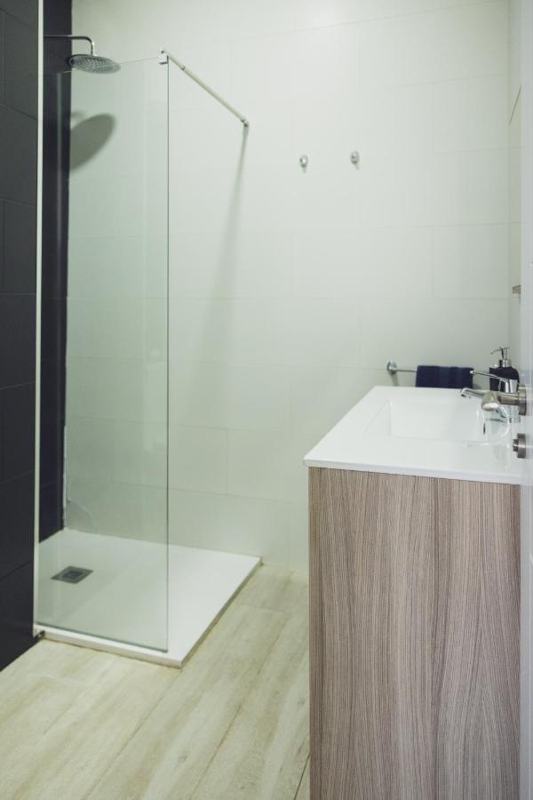 Velarde Center 3 *