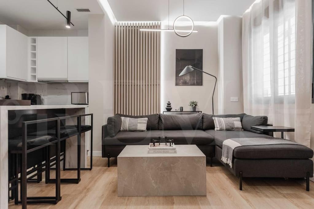 Contemporary Minimalist By Rems * Malaga