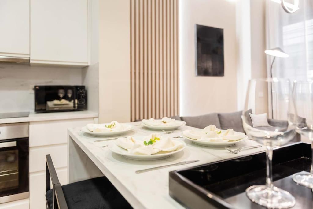 Contemporary Minimalist By Rems * Malaga
