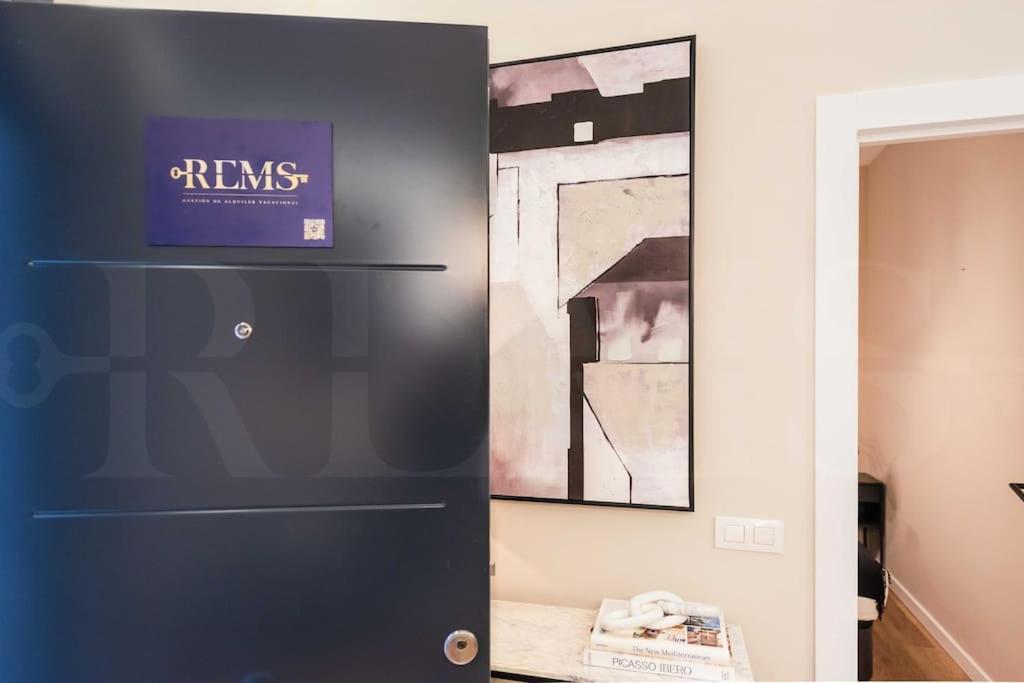 Contemporary Minimalist By Rems * Malaga