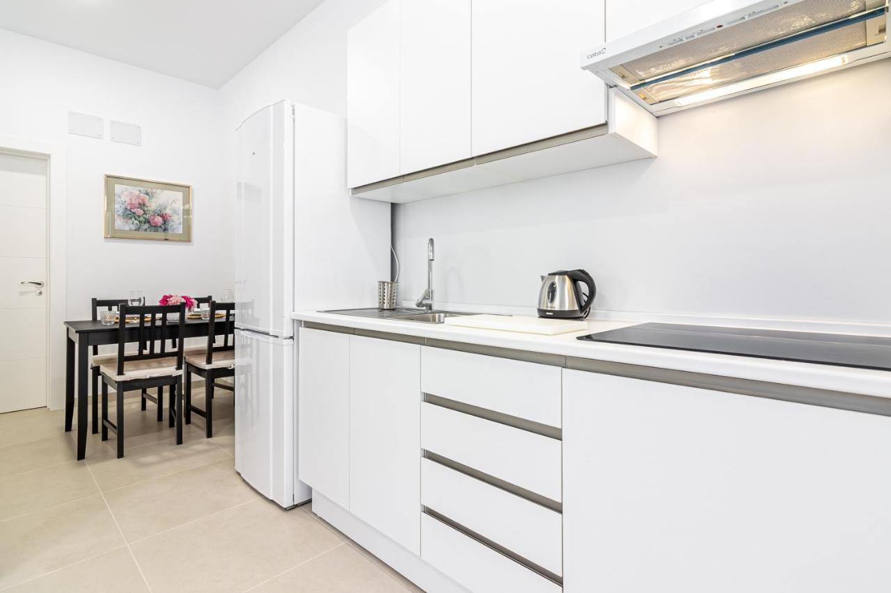 Center Flat. Center Train Station Apartment