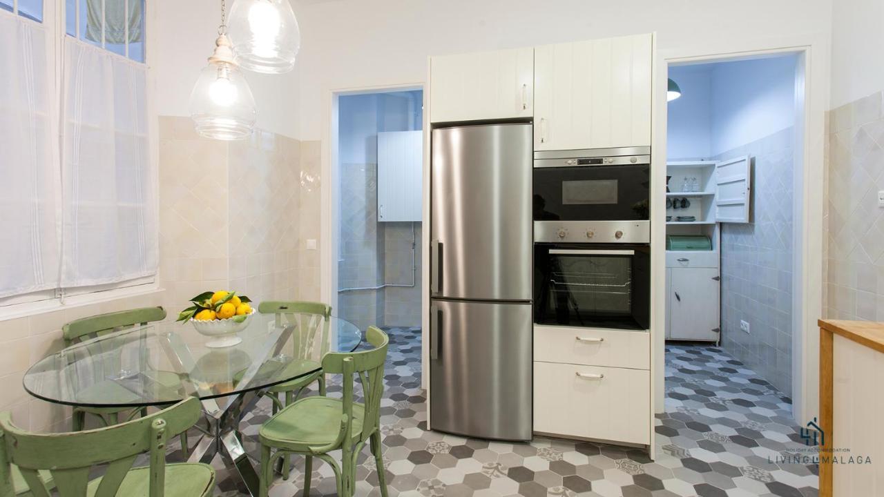Living4malaga Aduana Presidential Málaga