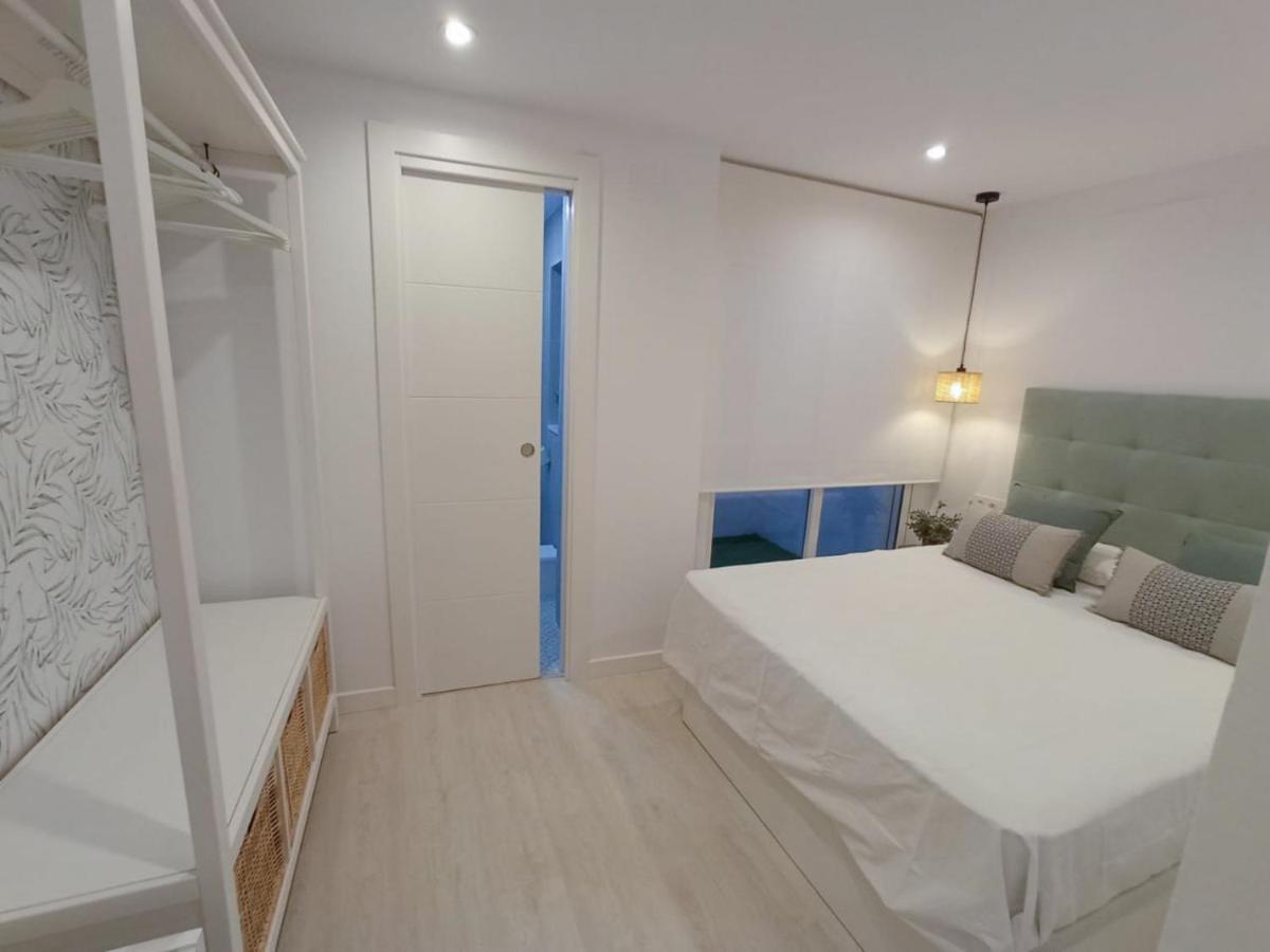 Apartment Carreteria, Central, Cosy With An Andalusian Patio