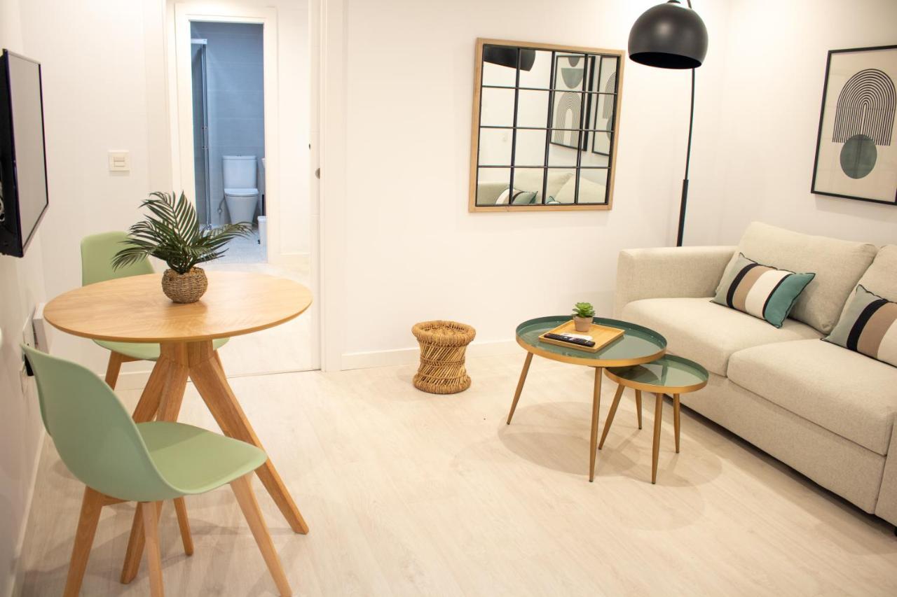 Apartment Carreteria, Central, Cosy With An Andalusian Patio