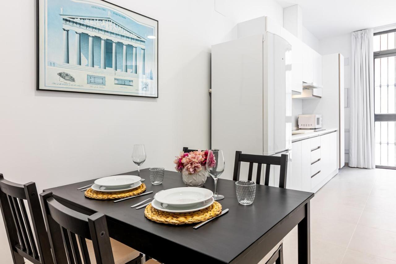 Center Flat. Center Train Station Apartment