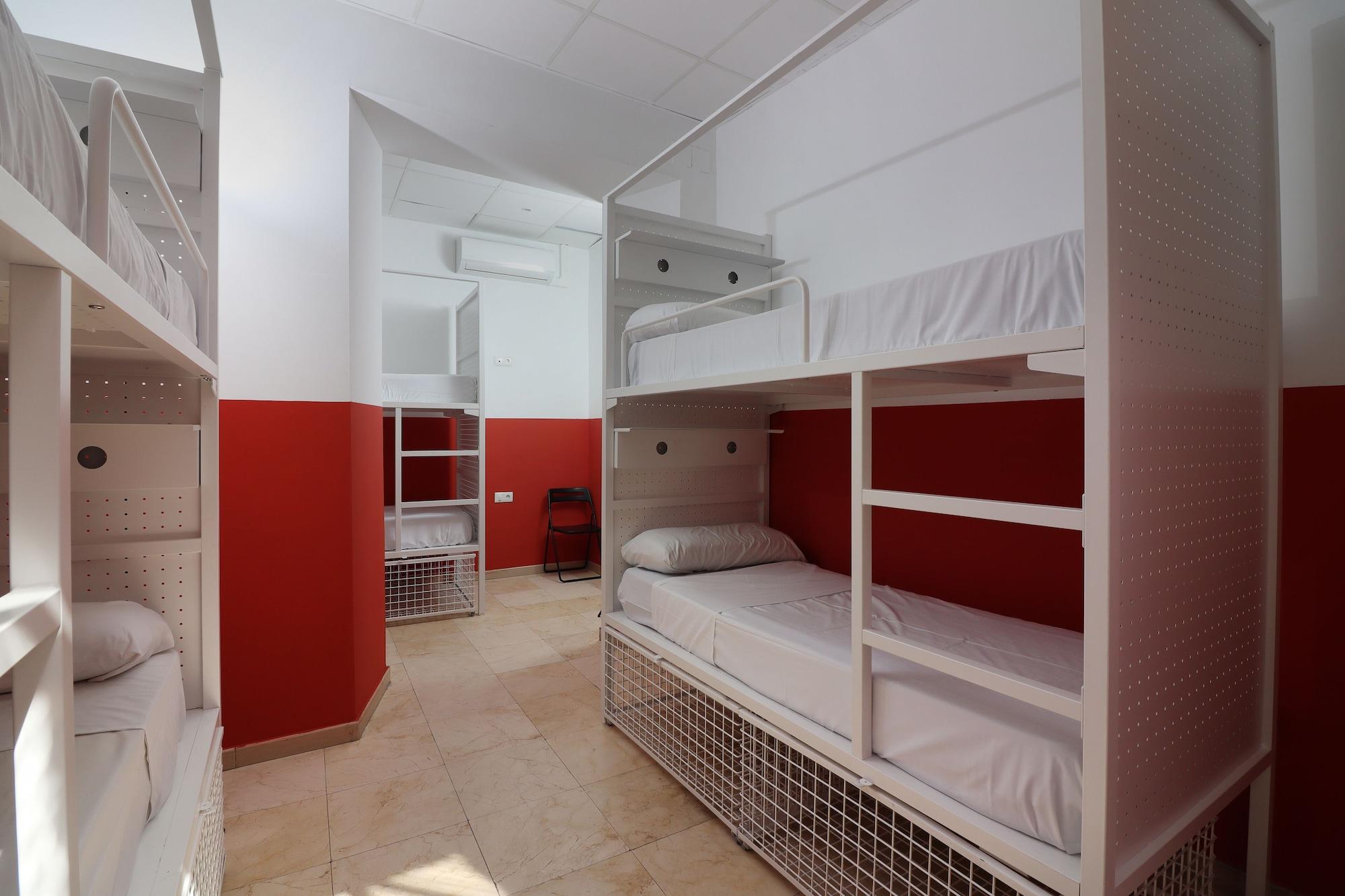 Hostel Feel Center *