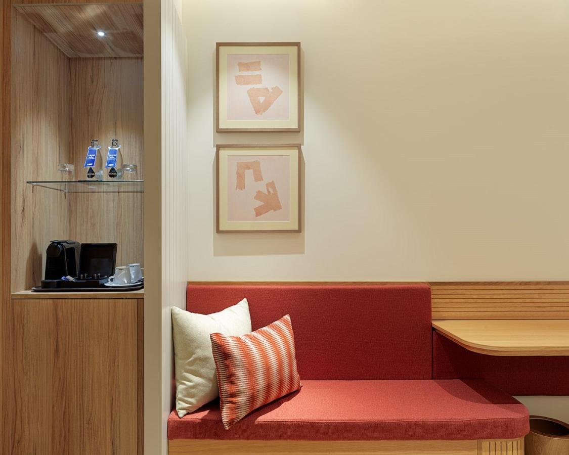 Hotel H10 Croma 4*
