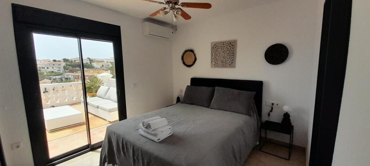 Apartment Tropicana, Nerja - 2 Bedroom Private With Sea Views Malaga