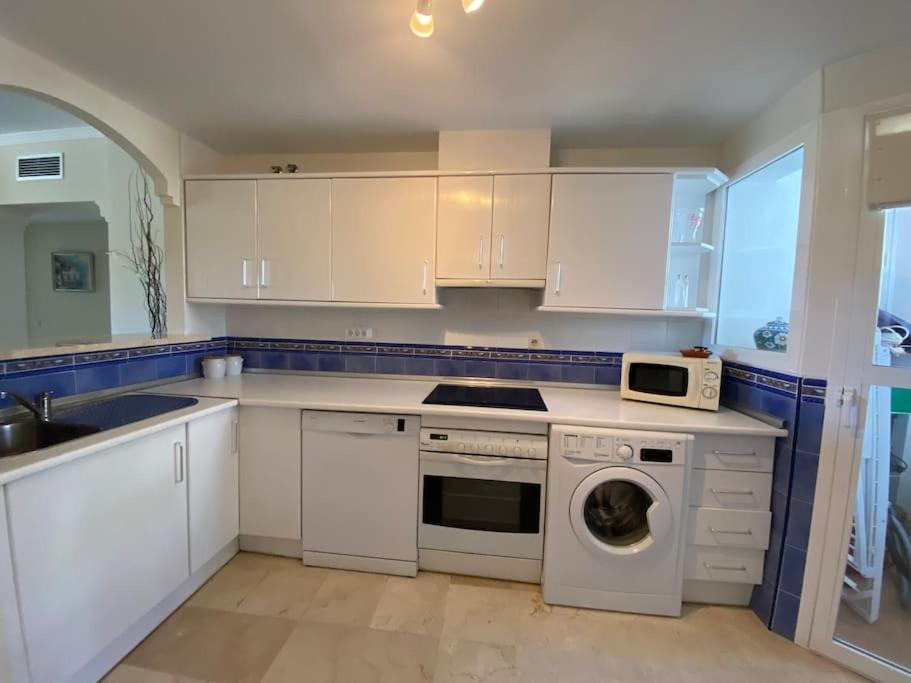 Luxury Large 2 Bedroom Frontline Golf *