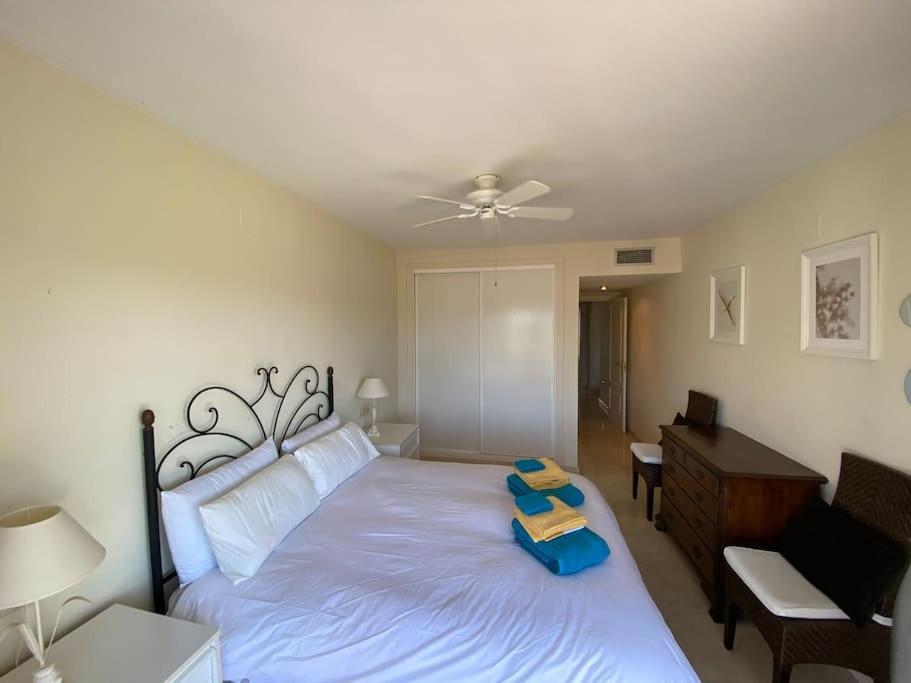 Luxury Large 2 Bedroom Frontline Golf Appartement *