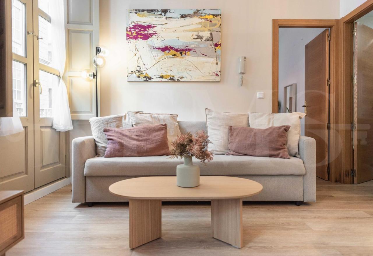 Artistic In The Heart Of By Rems Appartement