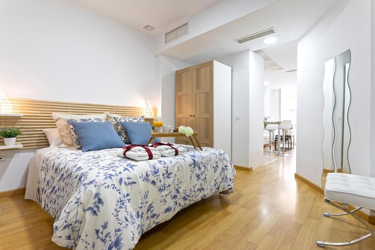 -malagasunapts- Fashion Historical Centre * Malaga