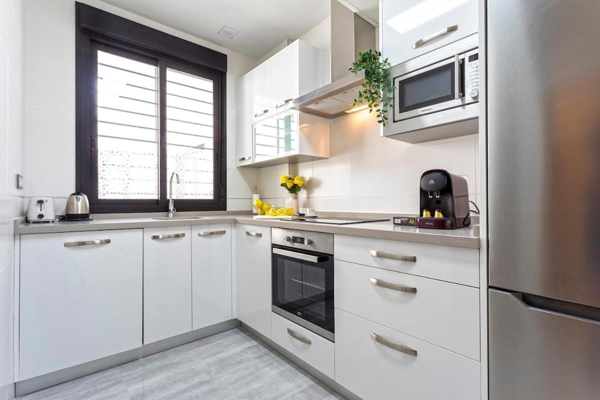 -malagasunapts- Huge & * Pool* Freepark* Malaga
