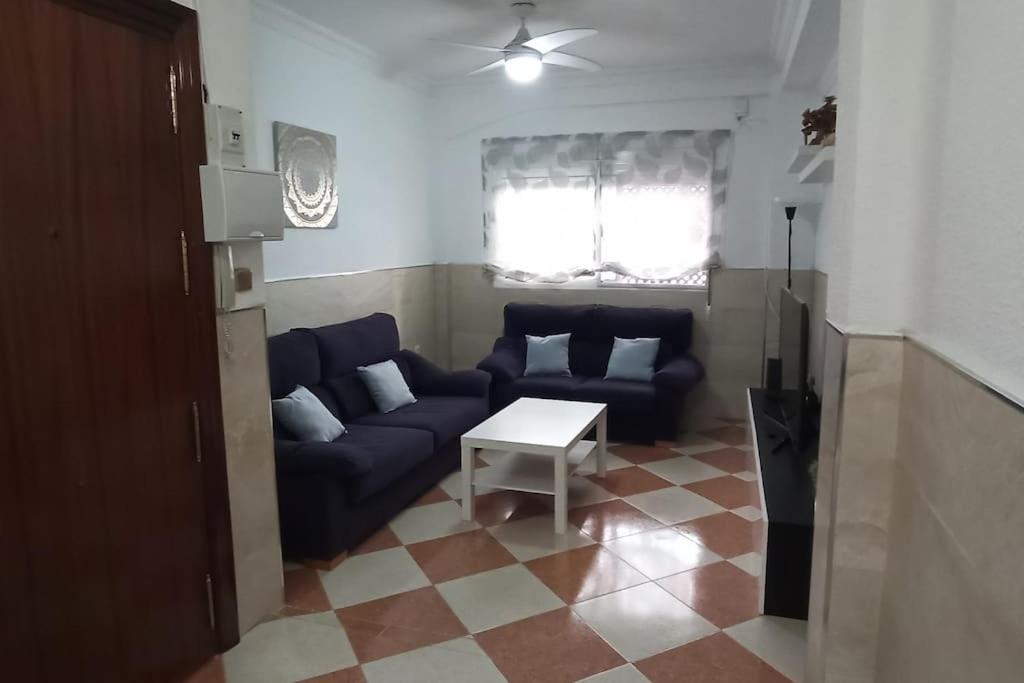 Acogedor Apartamento ¡a 10 Minutos Del Centro De Malaga! *