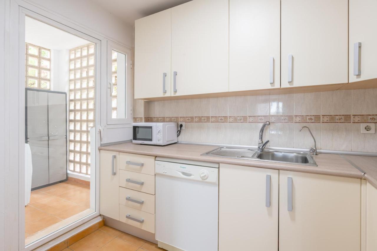 Renthas Calahonda Apartment