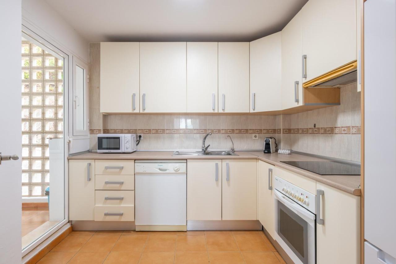 Renthas Calahonda Apartment