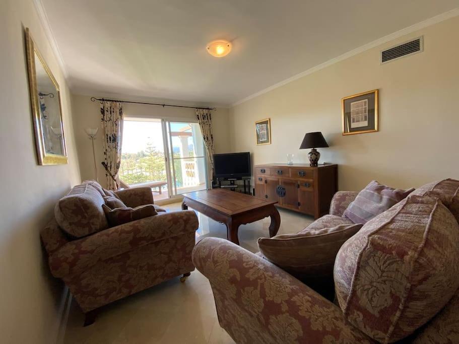 Luxury Large 2 Bedroom Frontline Golf *