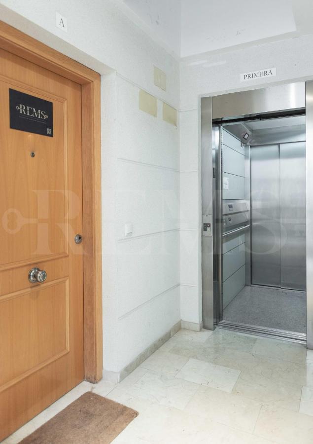 Lovely Duplex With Private Parking Near Center By Rems * Málaga