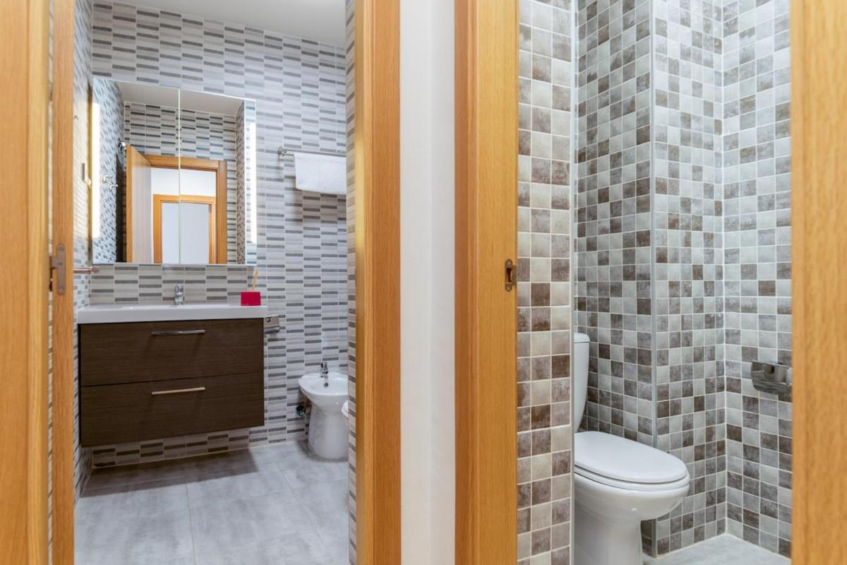 -malagasunapts- Modern Citycentre Pool&parking Apartamento *