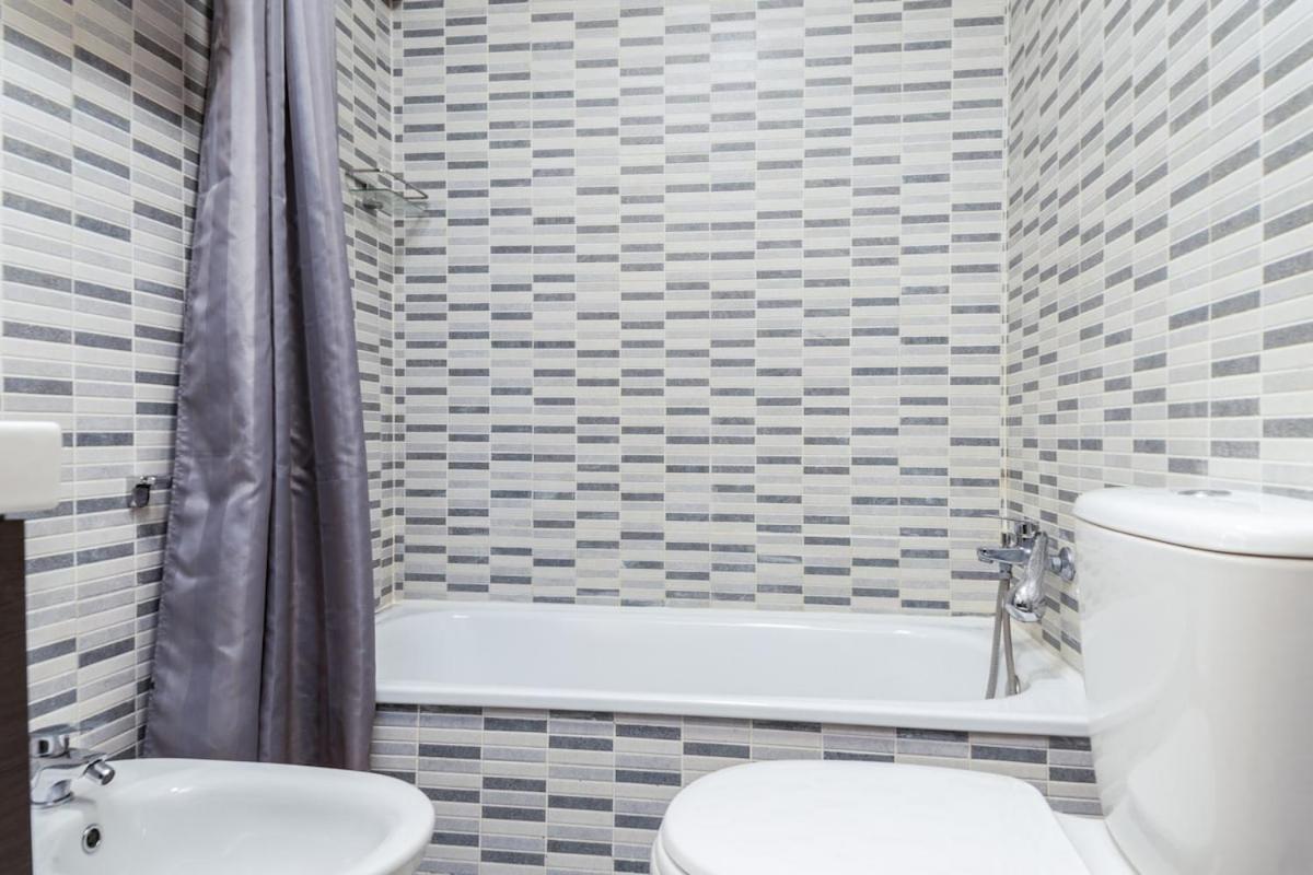 -malagasunapts- Modern Citycentre Pool&parking Apartamento *