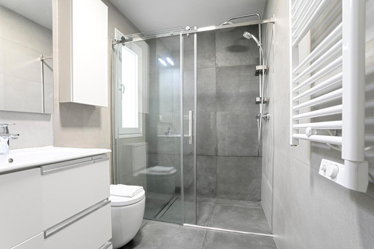 -malagasunapts-citycentre Private Patio Apartment *