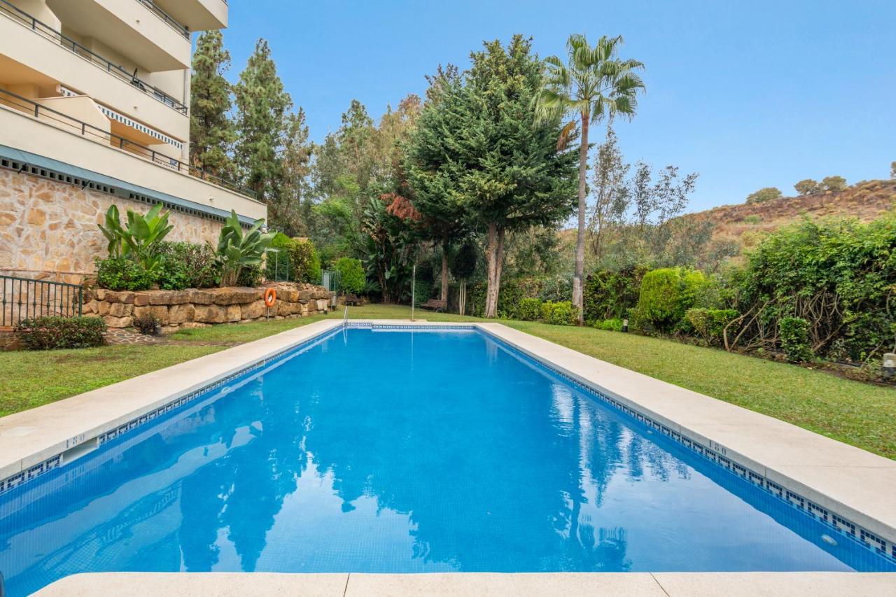 Renthas Calahonda Apartment Malaga