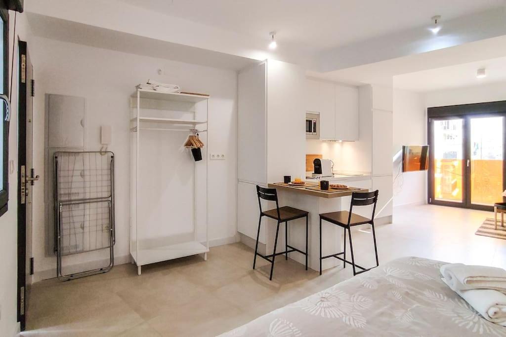 Charming Studio In Center By Sharingco. Apartment *