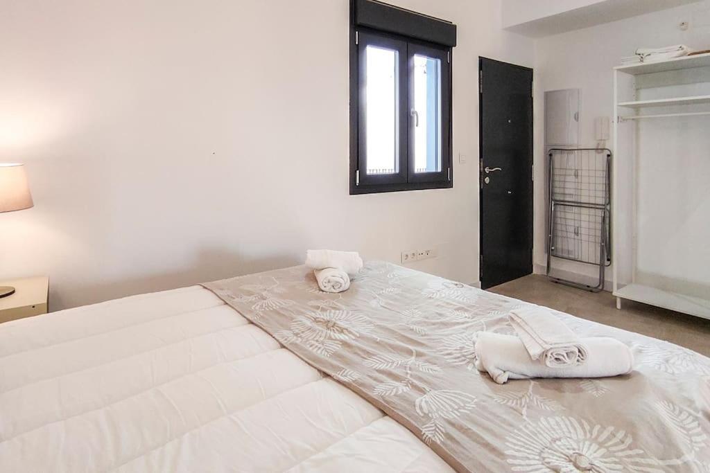 Charming Studio In Center By Sharingco. Apartment *
