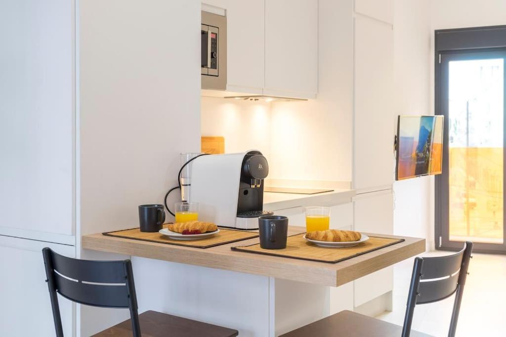Charming Studio In Center By Sharingco. Apartment *