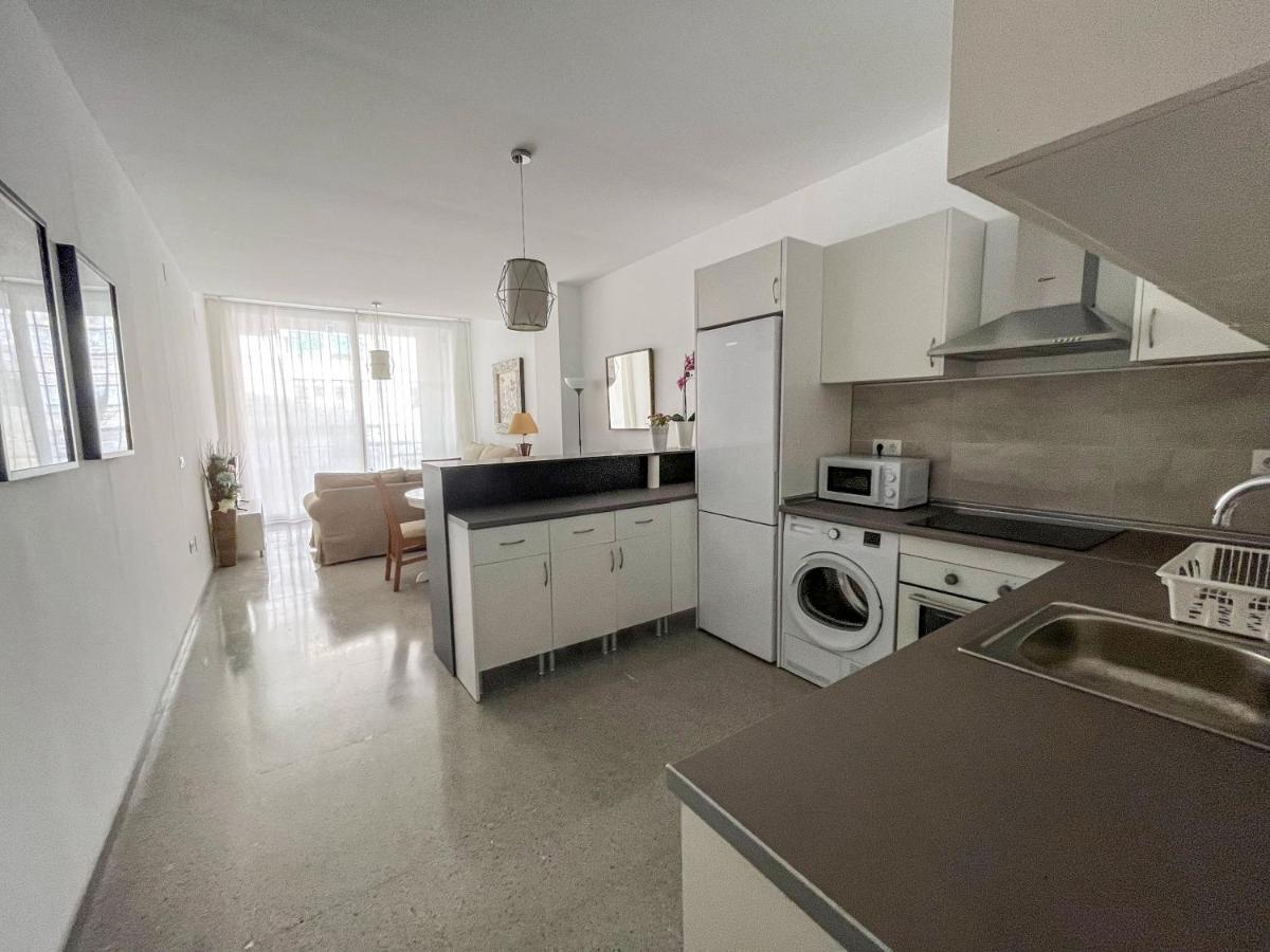 Amplio En Av. Carlos Haya Apartamento Málaga