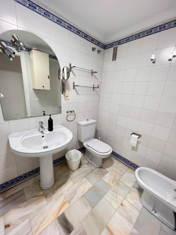 Malagatravelbook Piscina Y Parking Gratis Malaga