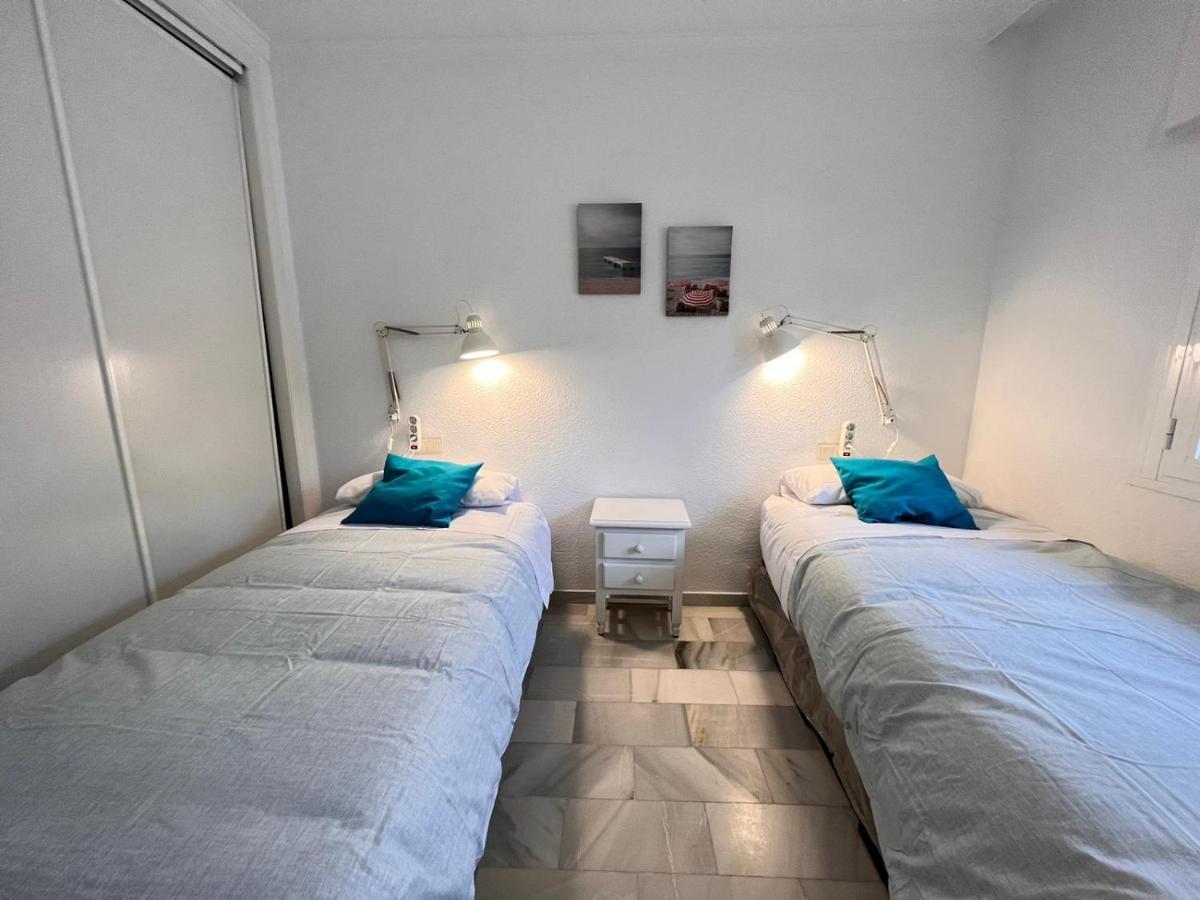 Malagatravelbook Piscina Y Parking Gratis Malaga