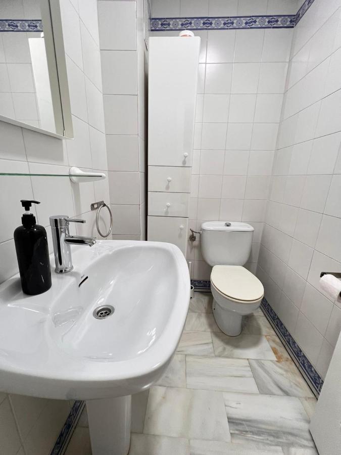 Malagatravelbook Piscina Y Parking Gratis Malaga