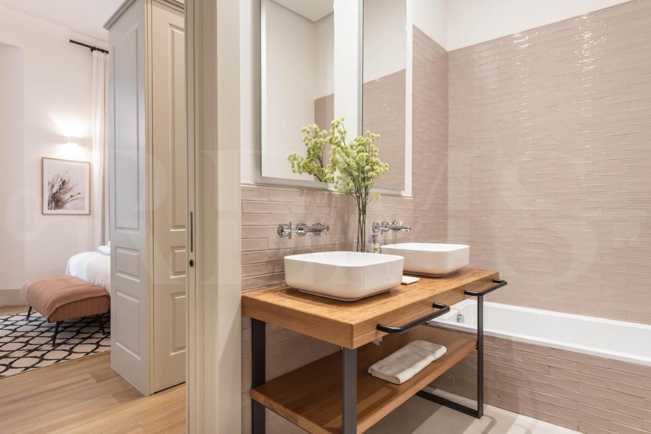 Modern Luxe In The Historic Center By Rems Malaga