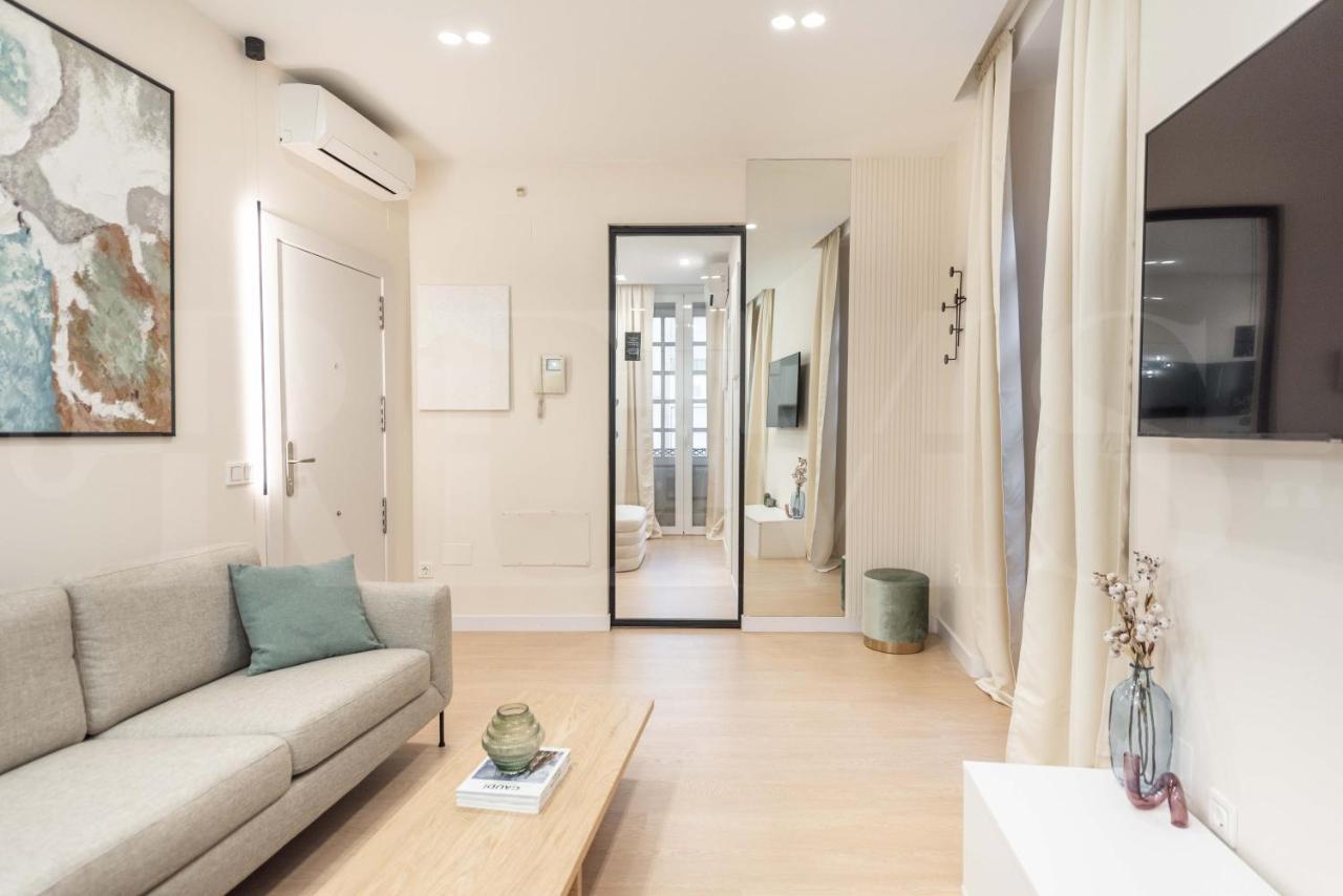 Sophisticated With Balcony & Views By Rems Apartment Malaga