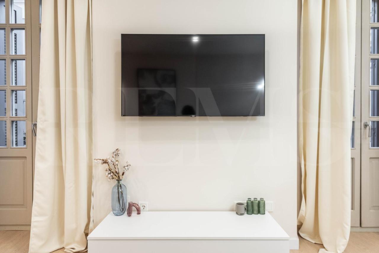 Apartment Sophisticated With Balcony & Views By Rems