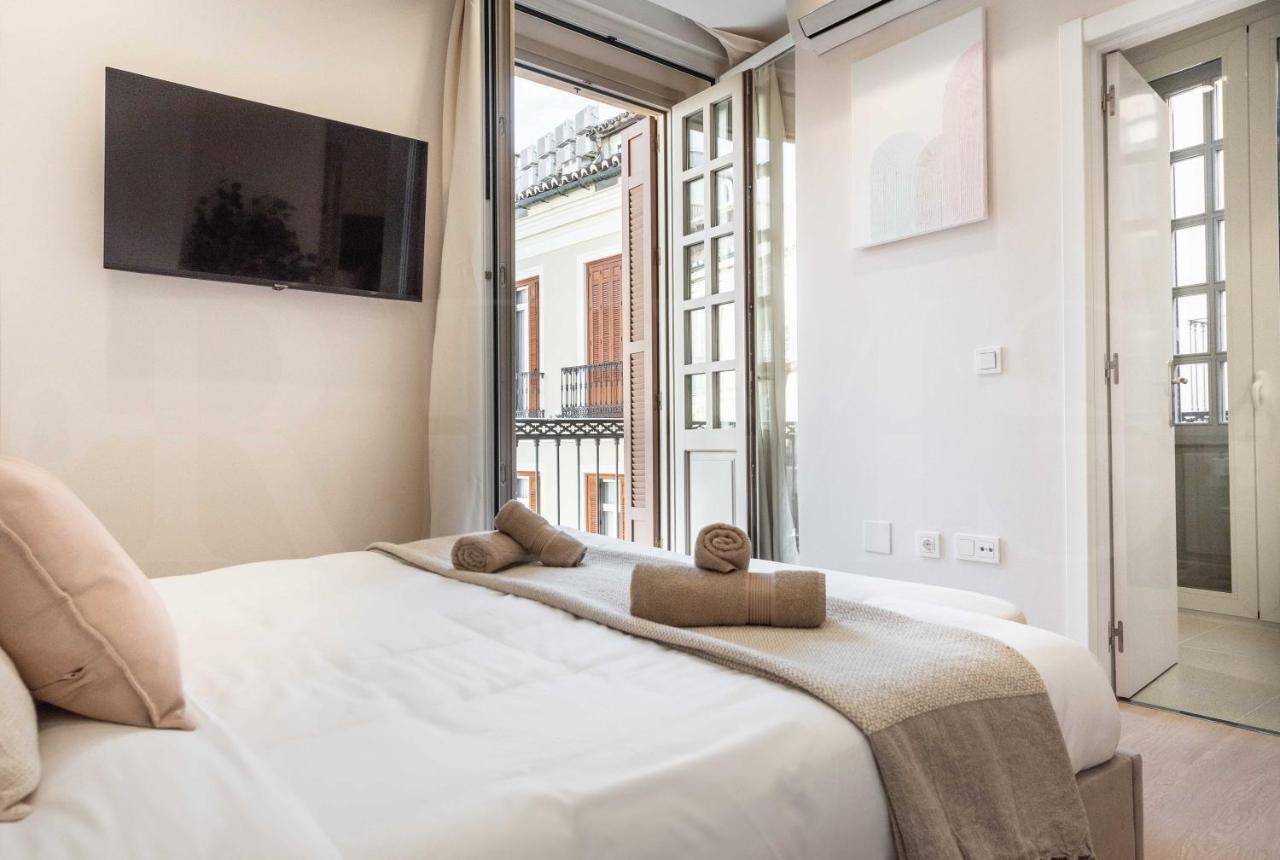 Apartment Sophisticated With Balcony & Views By Rems