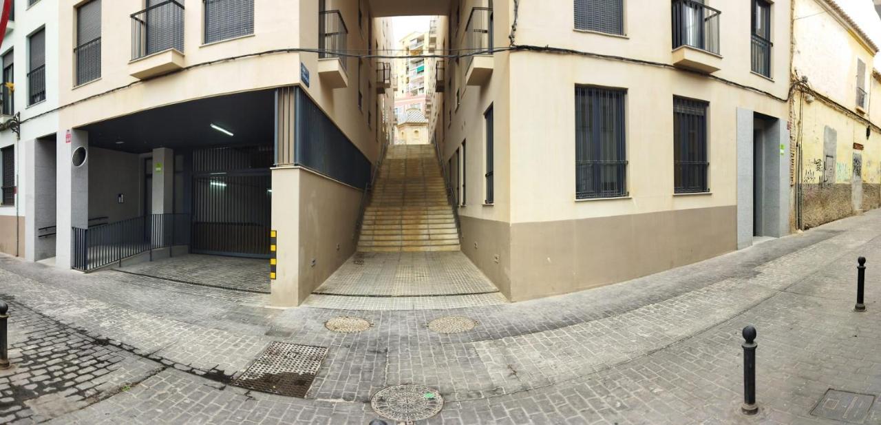 Centre Pool & Parking Apartment *