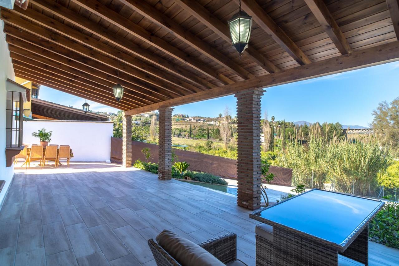 De Diseno Con Piscina Y Barbacoa Vakantiehuis Málaga