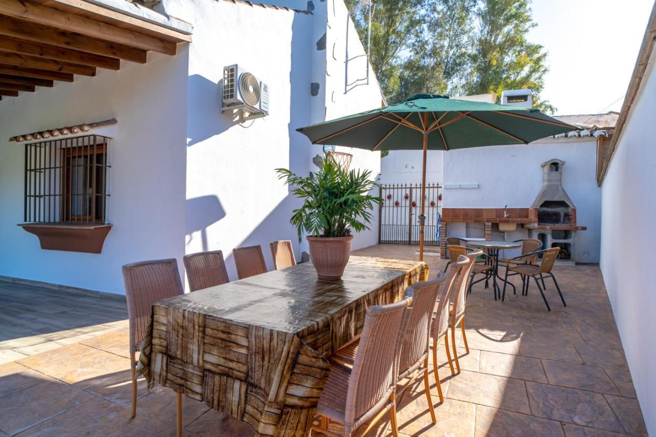 De Diseno Con Piscina Y Barbacoa *