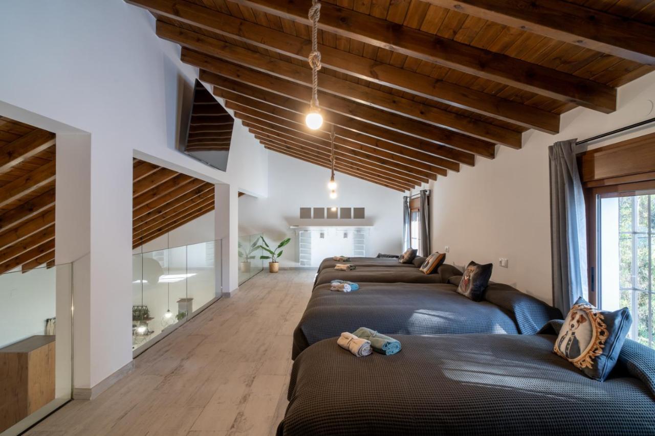 De Diseno Con Piscina Y Barbacoa *