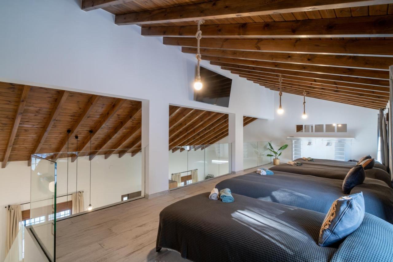 De Diseno Con Piscina Y Barbacoa *