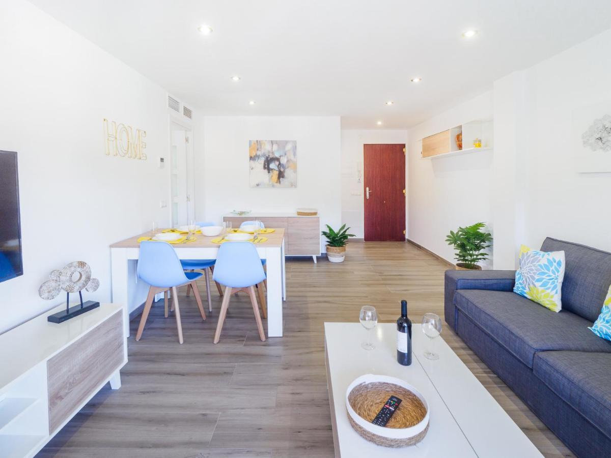 Cubo's Miraflores Del Palo Urban Apartment