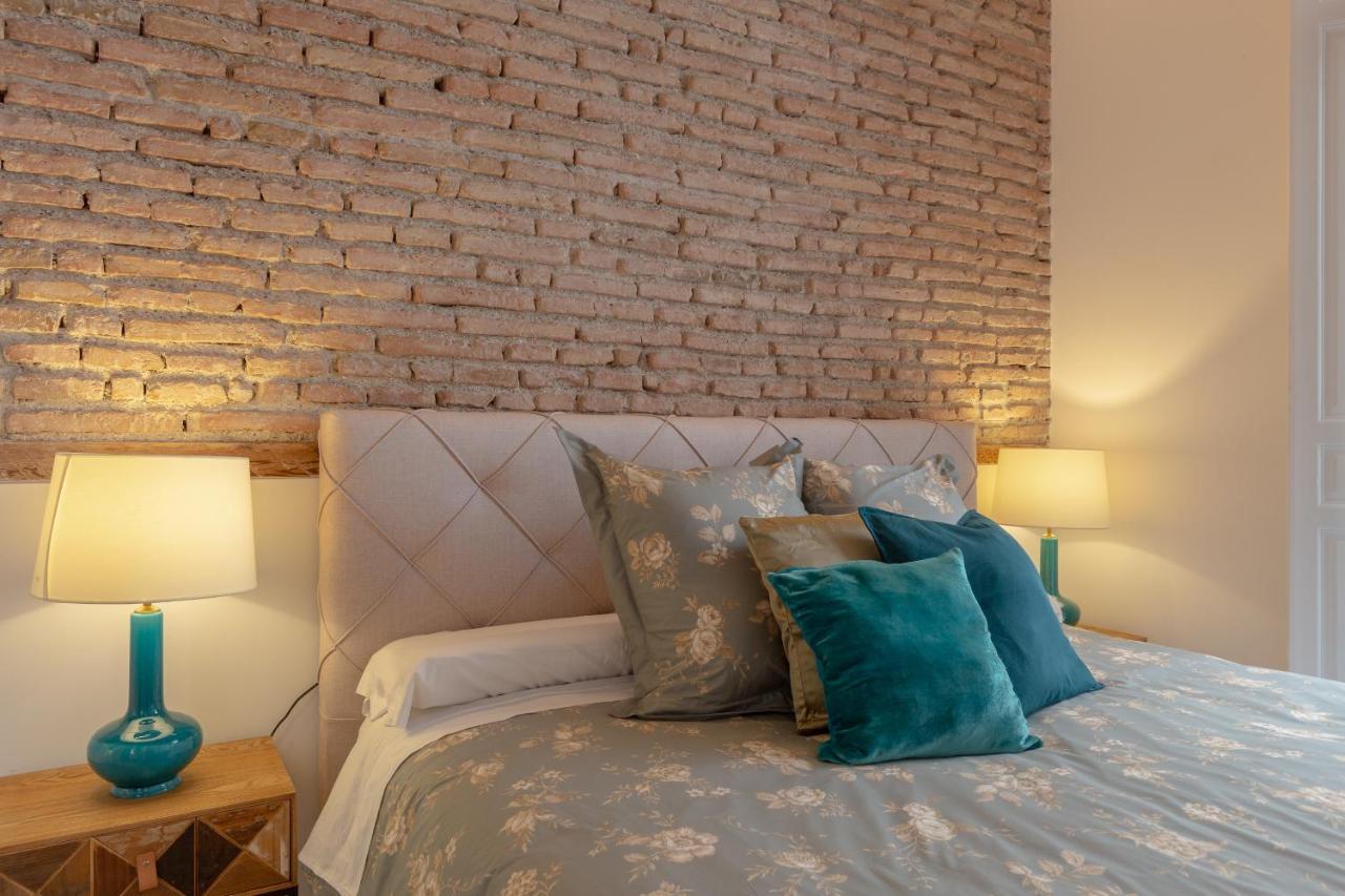 Wonderful With Three Bedrooms And Two Bathrooms In The Center Malaga